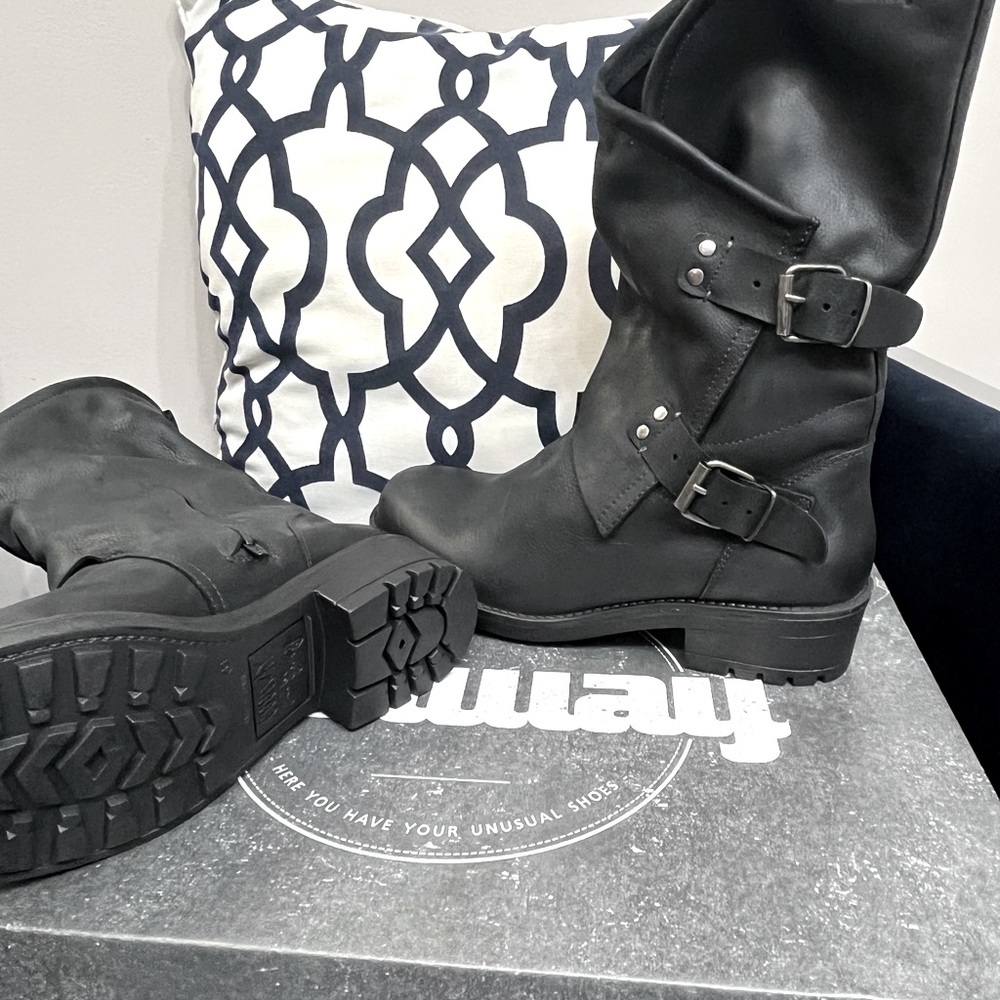 COOLWAY ~ MC Boots ~ Size 10 ~ Never worn